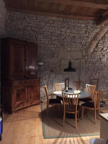 La Maison Du Voyageur 1546 Passavant Екстериор снимка